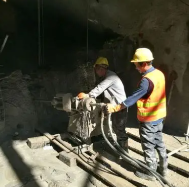 凌云水下抗分散灌浆料特点 水下不分散注浆料介绍